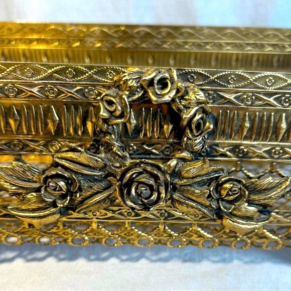 Vintage Footed Tissue Box Holder - Picture 2 of 8